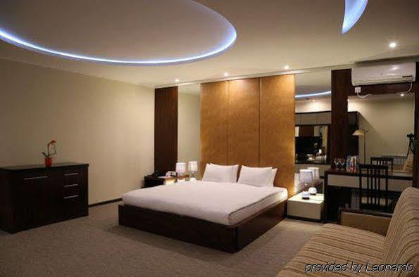Lacasa Hotel Атирау Екстер'єр фото